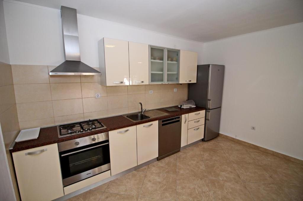 Apartment Lucija فيلا لوكا المظهر الخارجي الصورة