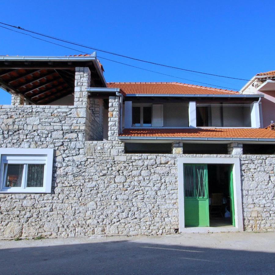 Apartment Lucija فيلا لوكا المظهر الخارجي الصورة
